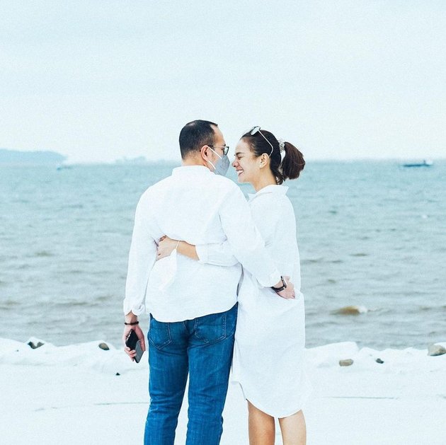 Not Jealous of Gading Marten, Here are 8 Intimate Photos of Astrid Tiar and Her Husband Who Have Been Together for Eight Years
