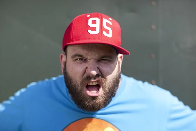 musisi jadi penyiar radio