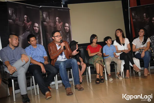 Premier KAKAK tanpa Bella