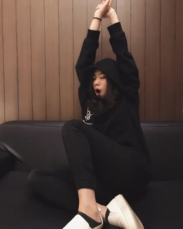 gaya isyana saraswati