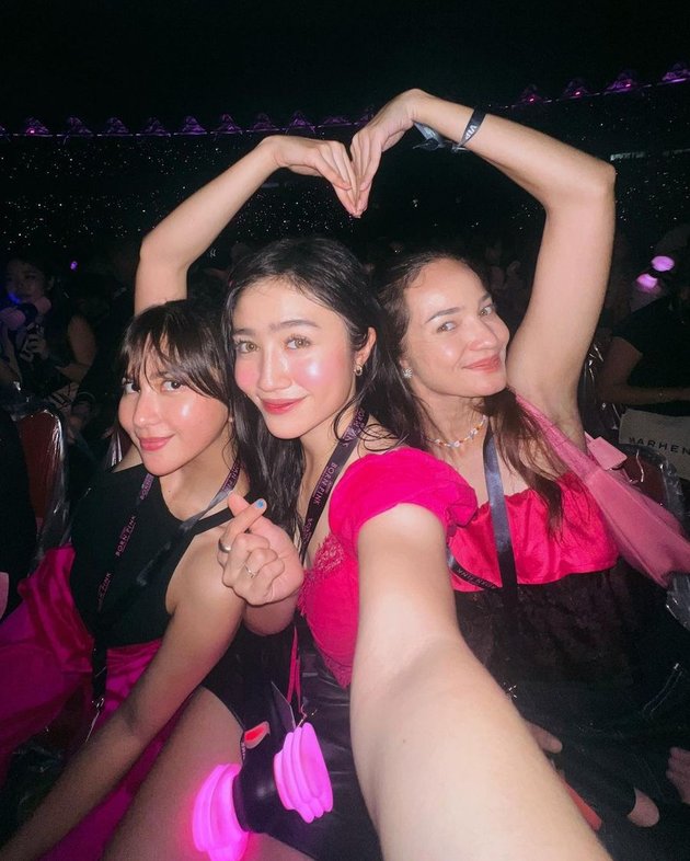 Not Inferior to Other Celebrity Gangs, Here are 10 Candid Photos of Yuki Kato's Gang including Enzy Storia - Being Bridesmaids to Attending Concerts Together, Always Beautiful and Fun