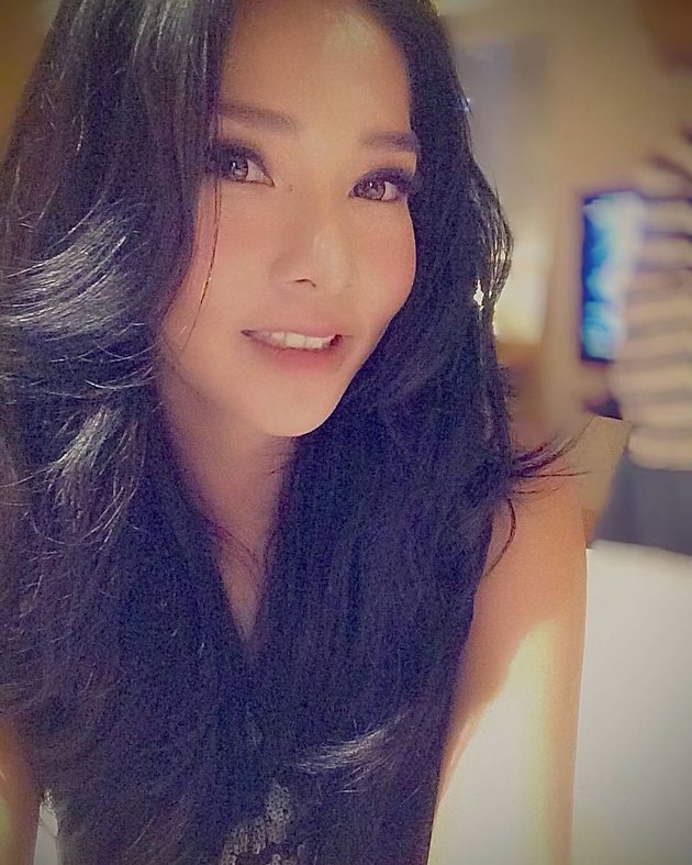 No Longer Active in the Entertainment World, Check Out 9 Latest Photos of Dita Mey Chan who is Getting More Beautiful and Hot