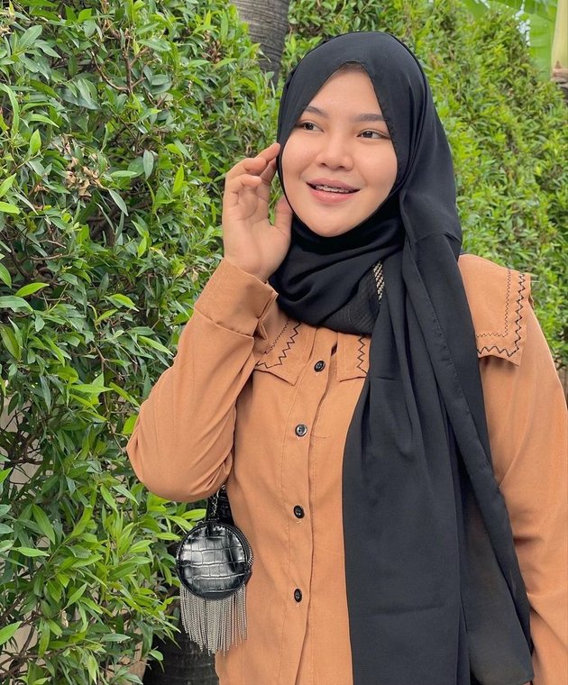 No Longer Hated, Peek at 9 Newest Photos of Rosa Meldianti who Looks Calmer After Wearing Hijab - Soothing Heart