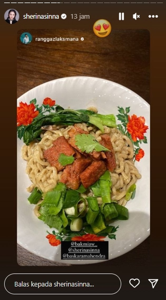 No Longer Appearing on Television, Here are 8 Photos of Sherina Munaf who is now Selling Plant-Based Noodles - Her Restaurant is Crowded with Artists from Ari Irham to Widi Mulia