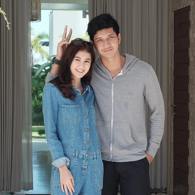 Aditya Zoni dan Pacar