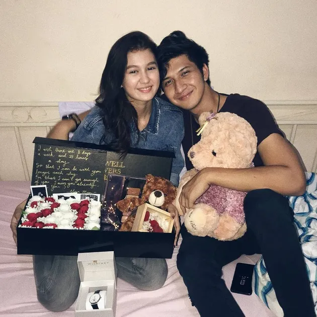 Aditya Zoni dan Pacar