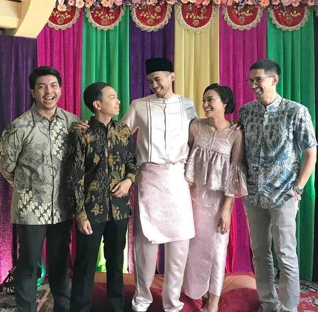 Dimas Beck terlibat dalam berbagai prosesi sebelum pernikahan resmi Alessandra dan Agga Diguci.