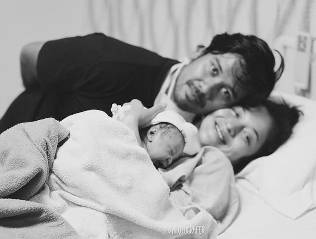 Surinala, putri dari pasangan Chicco Jerikho dan Putri Marino lahir pada tahun 2018.