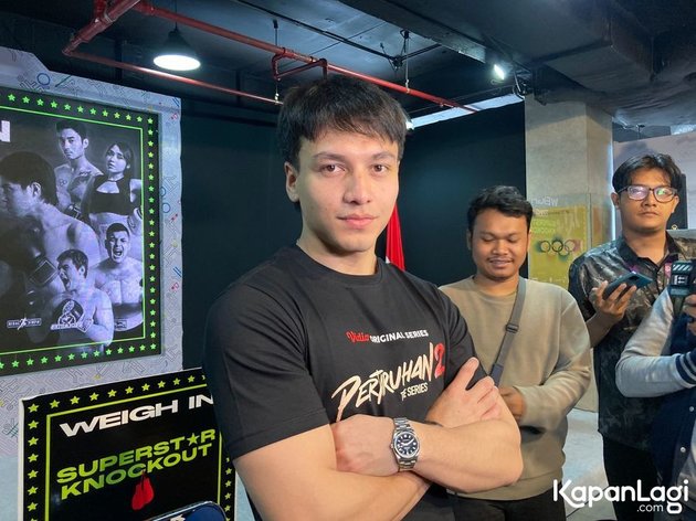 Can't Wait to Fight Each Other, 7 Portraits of El Rumi & Jefri Nichol Weighing In Before Boxing Match