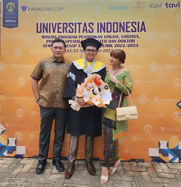 Unnoticed, Here Are 8 Portraits of Adrian Tobing, the Handsome Eldest Son of Anita Hara Who Just Graduated from UI