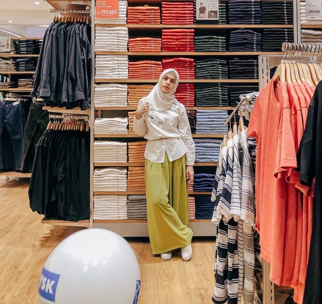 Increase the Rupiah's Wealth, These 8 Celebrities Venture into Muslim Fashion