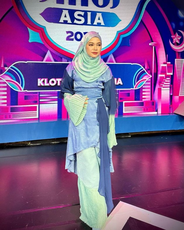 Beautiful Appearance in Various Colors of Hijab, 8 Portraits of Lady Rara in 'AKSI ASIA 2024'