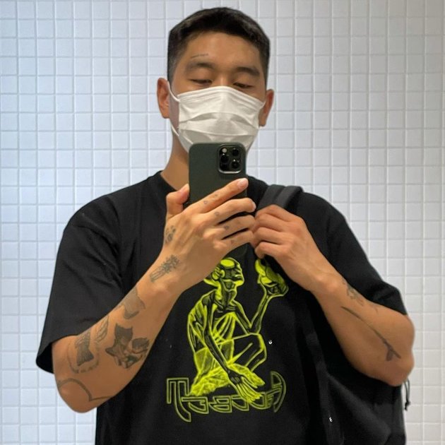 Handsome and Successful, Portrait of a Photographer Alleged to be Yoo Ah In's Boyfriend Flooded with Netizens' Support
