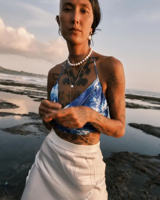 Fahrani foto telanjang nyentrik tato