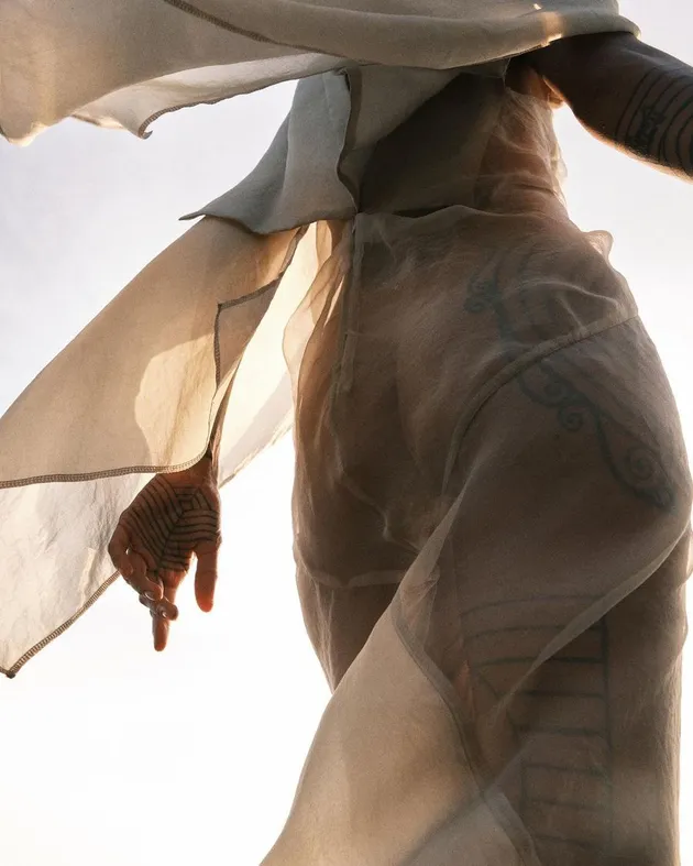 Fahrani foto telanjang nyentrik tato