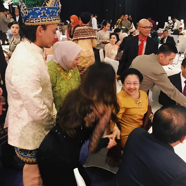 pernikahan ray zulham dan milka