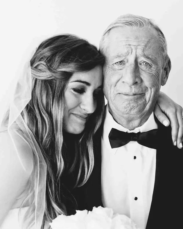Wajah Ayah Saat Melihat Putrinya Jadi Pengantin
