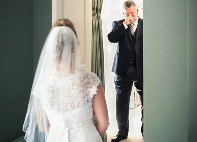 Wajah Ayah Saat Melihat Putrinya Jadi Pengantin