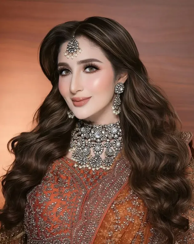 Tania Nadira pakai lehenga