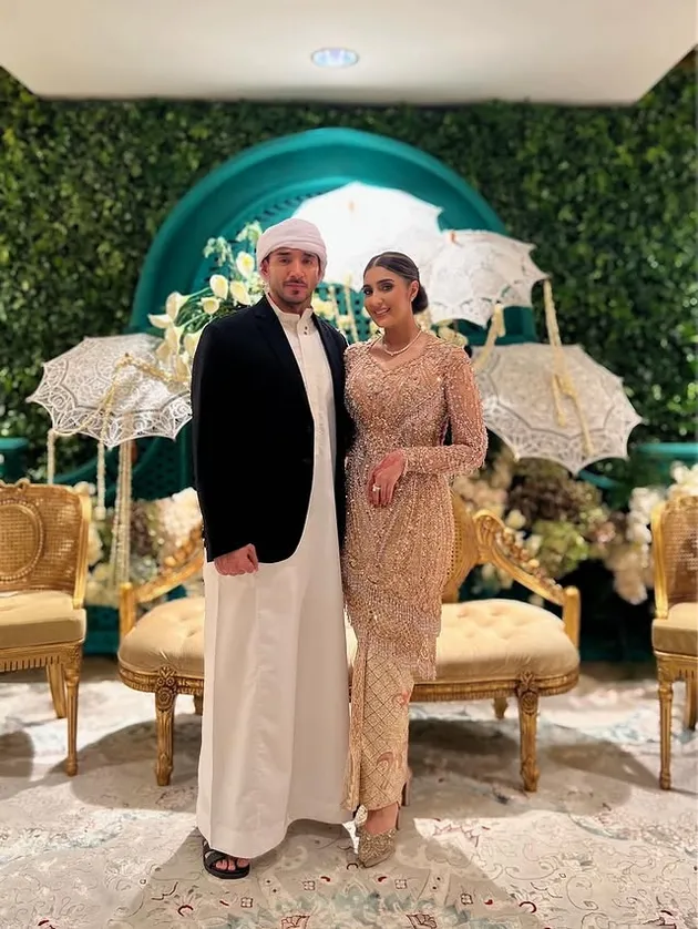 Tania Nadira bersama Abdulla Alwi