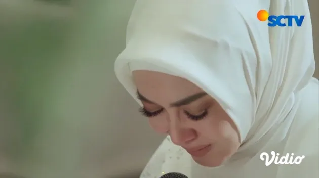 Sungkeman Syahrini - Reino