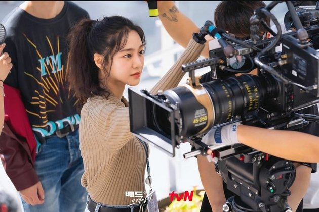 Premiere Episode Aired, tvN Shares Behind The Scene Photos for 'BAD AND CRAZY' Drama!