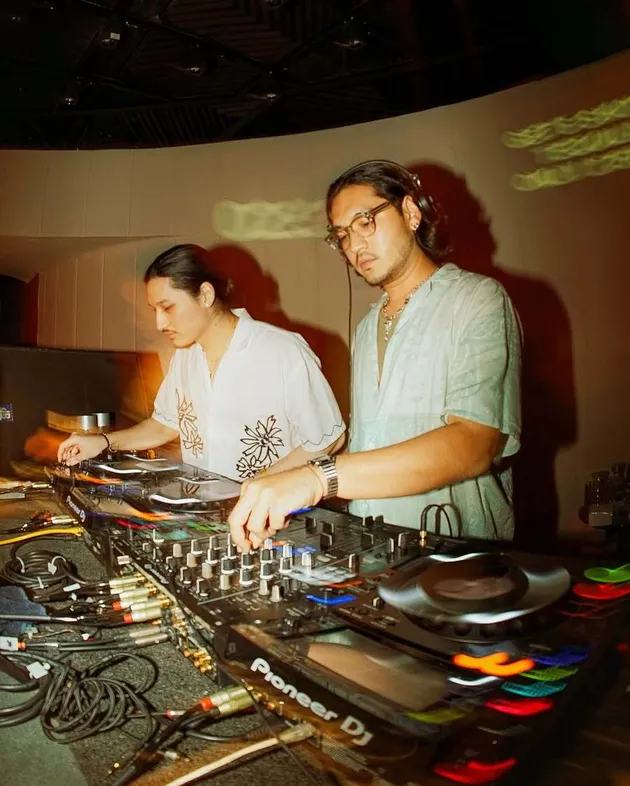 Giorgino Abraham tampil di club malam