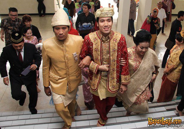 Threatened to Only Be a Memory, Here are 20 Photos of Desta & Natasha Rizky's Wedding with Padang Customs - Visited by Vincent & Tora Sudiro