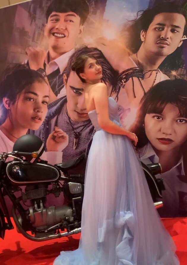 Trapped in Toxic Relationships, 9 Beautiful Portraits of Cassandra Lee Posing on a Big Motorcycle during the Press Screening of the Film Bad Boy In Love