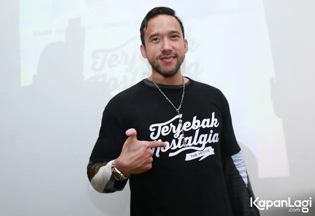 TERJEBAK NOSTALGIA