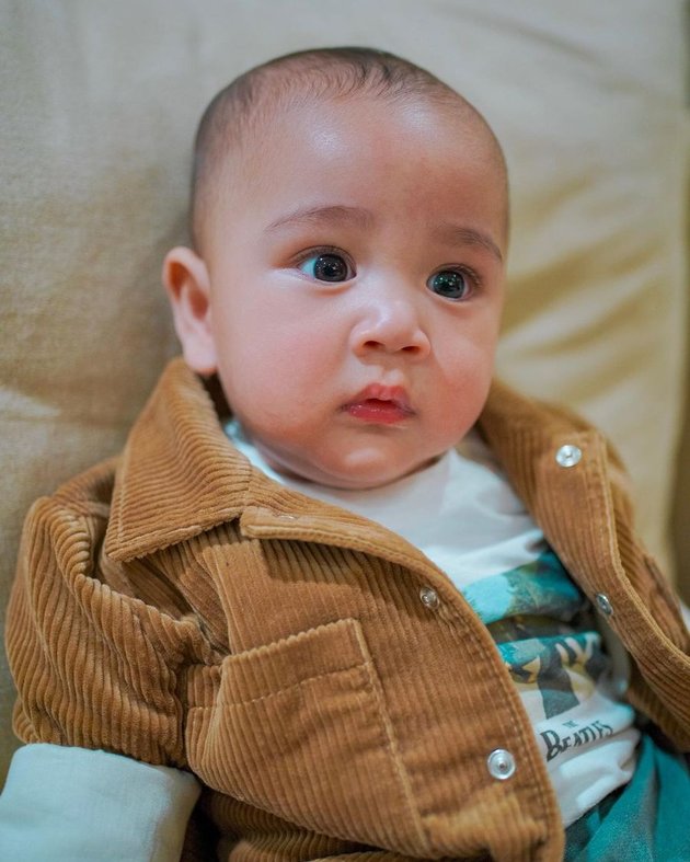 Born Handsome, Peek at 8 Pictures of Rayyanza who is Now Called Cipung - So Adorably Dumbfounded Expression