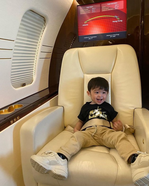 Born a Sultan, Here are 8 Portraits of Raphael Moeis, Sandra Dewi's Son, When Riding a Private Jet - Netizens: Young Master on Vacation