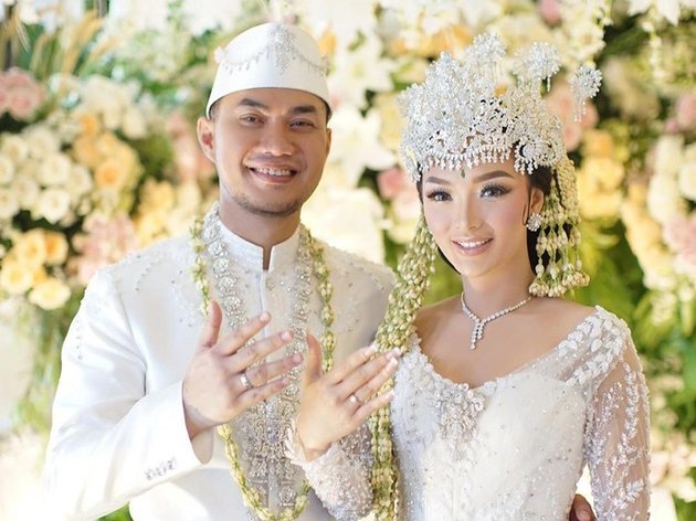 Including Maudy Ayunda, These 7 Celebrities Held Their Weddings at Home