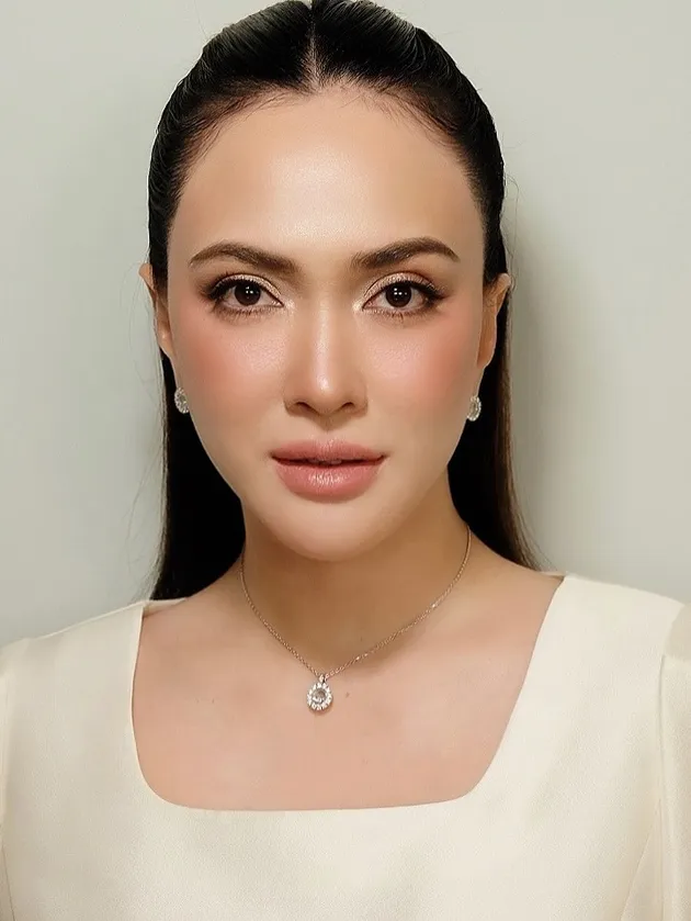 Foto Shandy Aulia untuk perpanjang paspor