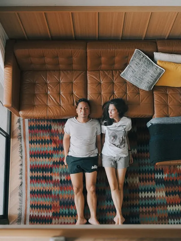 Potret Keseharian Sabai Dieter dan Ringgo Agus Rahman saat di Rumah Aja