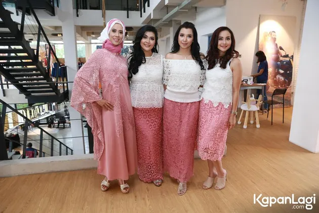 Sebelum Cherry Belle atau 7 Icons, musik Indonesia juga pernah diwarnai girl band Bening yang populer di tahun 1997 silam.