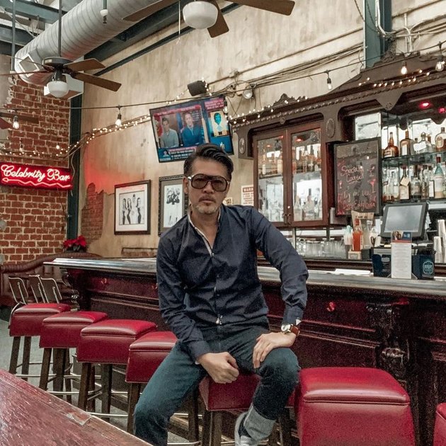 Still Cool at 54, Check Out 6 Photos of Ferry Salim, the Role Model of Modern Men's Fashion