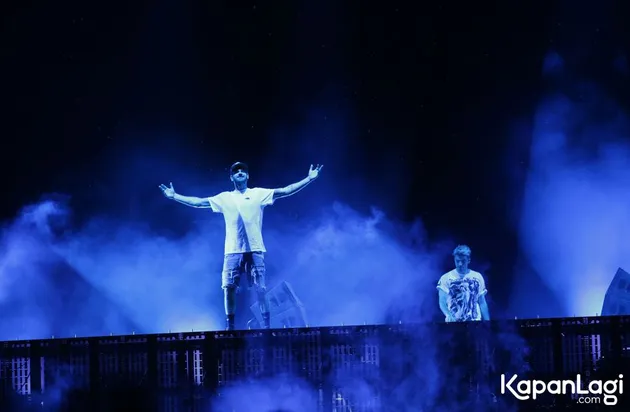 The Chainsmokers