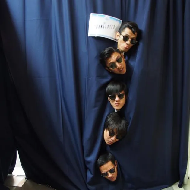 Kalau tahun lalu kita ada Pee Wee Gaskins yang masuk sebagai headliners di salah satu panggung SUmmer Sonic, kini giliran The Changcuters yang sukses membuat gebrakan di negeri sakura itu.