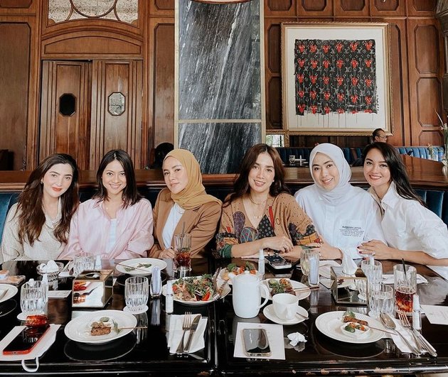 No Nindy Ayunda, Here are 6 Photos of Olla Ramlan's Socialite Gang Gathering: I'm Very Happy!: 