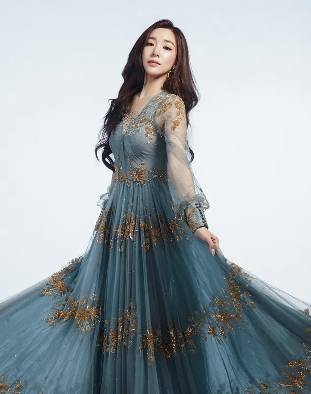 Tiffany Young - Harper\&#039;s Bazaar
