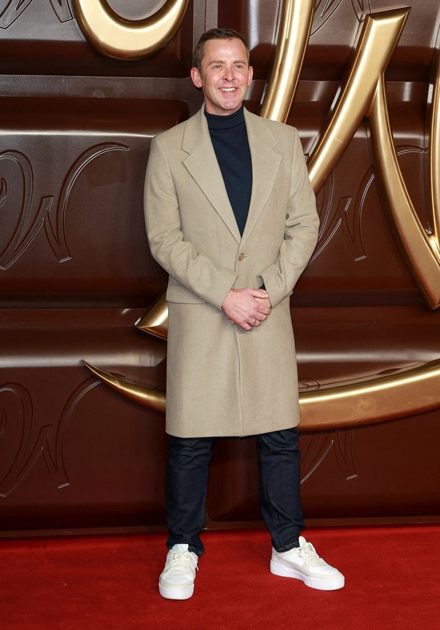 Timothee Chalamet Wears Tank Top Despite Snowy Conditions, 20 Star-Studded Red Carpet World Premiere Photos of 'WONKA'