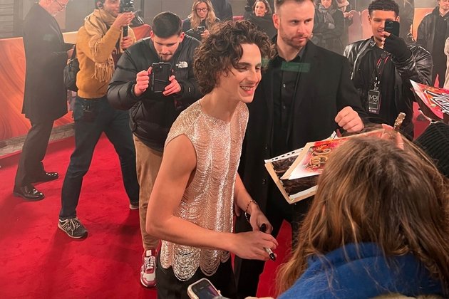 Timothee Chalamet Wears Tank Top Despite Snowy Conditions, 20 Star-Studded Red Carpet World Premiere Photos of 'WONKA'