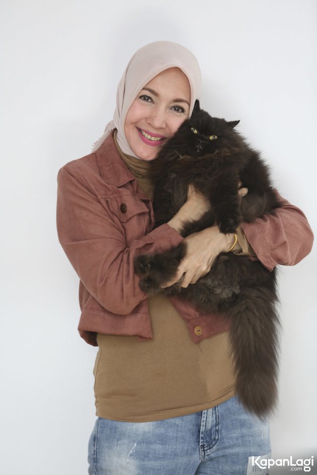 Living Alone with Cats at the Age of 60, Henidar Amroe Reveals She Was Once Married - Mentions Ex-Husband 26 Years Younger