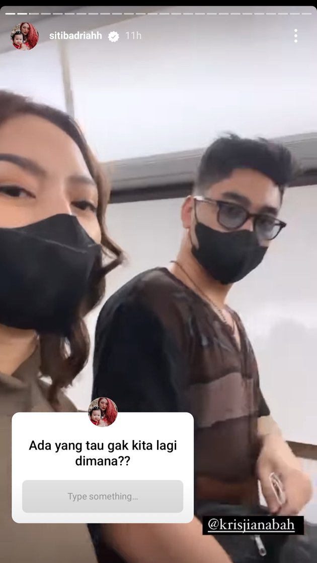 Di tengah kesibukan Siti Badriah dan Krisjiana, keduanya tetap meluangkan waktu untuk liburan berdua. Sibad sempat bikin penasaran netizen kemana tujuan mereka!