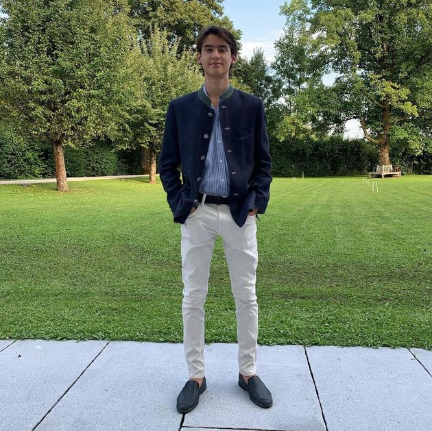 Tall and Handsome, Peek at the Portraits of Frederik Kiran, President Soekarno's Grandson Who Gets More Handsome at the Age of 16 - His Eurasian Face Becomes the Highlight