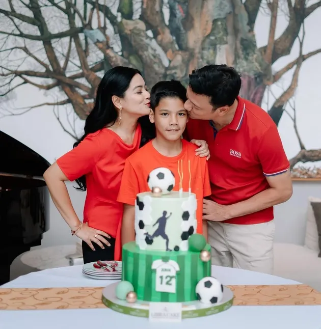 Titi Kamal dan Christian Sugiono di acara Juna