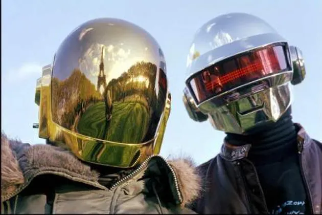 Transformasi Helm Daft Punk! Keren, Elegan &amp; Futuristik
