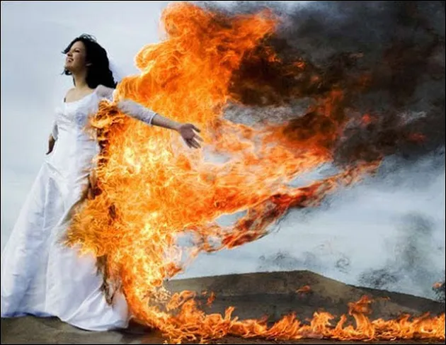 viral, tren viral, trash the dress, tren bakar gaun