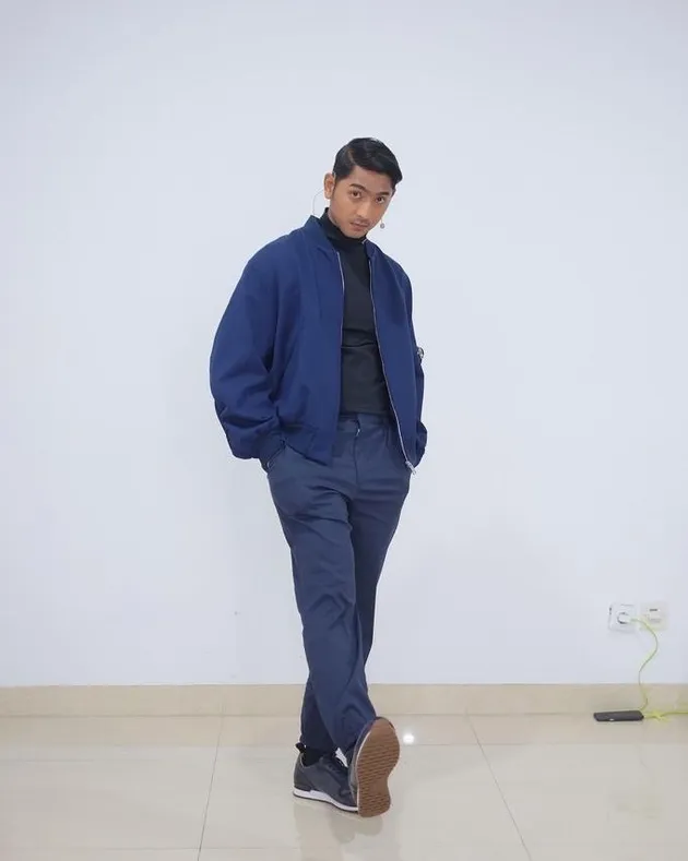 7 Potret Keren Arya Saloka Yang Lagi Trending di Youtube